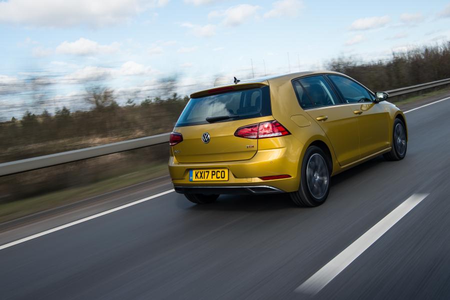  Volkswagen Golf TDI 5-Door 2017 года  (UK) (фото 6 из 30)